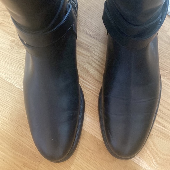 Burberry riding boots - Picture 2 of 8